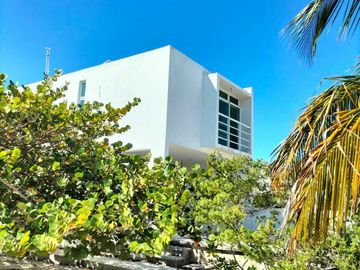 Casa en primera fila de la playa en venta en Telchac Puerto