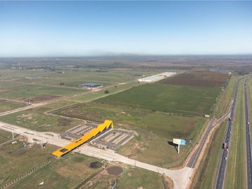 VENTA DE NAVE INDUSTRIAL EN FUNES