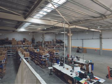 VENTA DE NAVE INDUSTRIAL EN FUNES