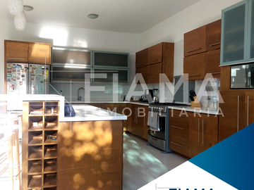 CASA EN VENTA PUERTA DEL SOL (F)