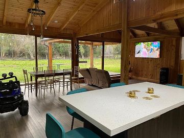 HERMOSA CASA EN PARCELA