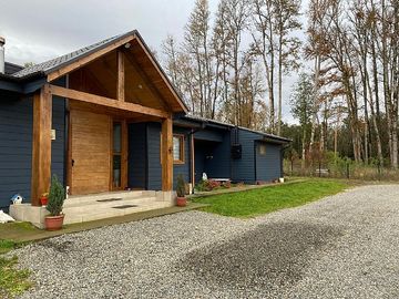 HERMOSA CASA EN PARCELA