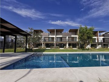 Casa nueva en venta Santa Fe con alberca, acabados de lujo