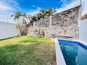 Casa Equipada con Alberca Priv. Al Sur de Cuernavaca