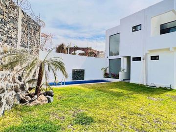Casa Equipada con Alberca Priv. Al Sur de Cuernavaca