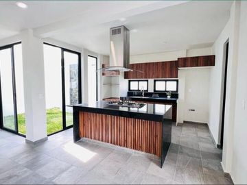 Casa Equipada con Alberca Priv. Al Sur de Cuernavaca