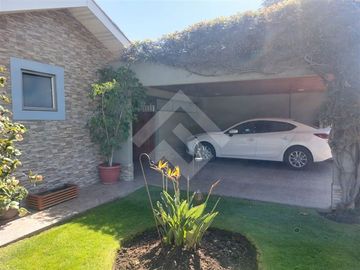 Casa en Venta en Barrio Los Valles/ Matías Cousiño