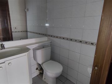 Oficina en Venta en En Venta / Arriendo Oficina en Piso 7 cercana a Est. Metro Santa Ana