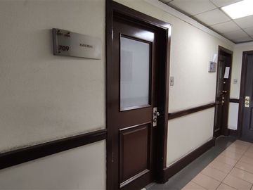 Oficina en Venta en En Venta / Arriendo Oficina en Piso 7 cercana a Est. Metro Santa Ana