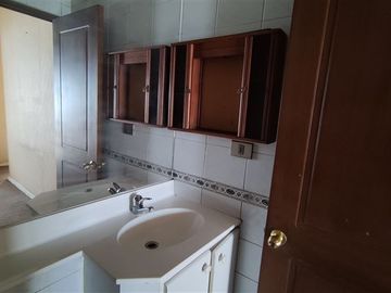 Oficina en Venta en En Venta / Arriendo Oficina en Piso 7 cercana a Est. Metro Santa Ana