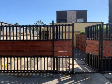 Casa en Venta en En Venta Casa 2 Pisos en Condominio Portal Los Carrera