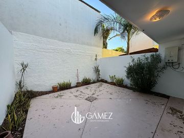 CASA EN VENTA EN LAS QUINTAS