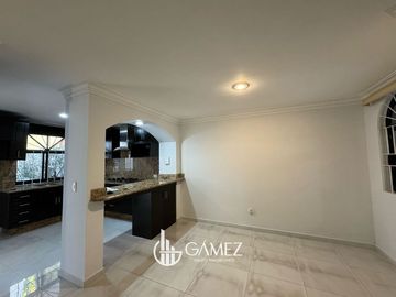 CASA EN VENTA EN LAS QUINTAS