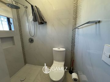 CASA EN VENTA EN LAS QUINTAS
