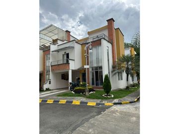 venta  de casa esquinera  en dosquebradas Reserva de la pradera
