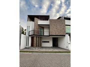 Casa en venta en san juan del rio  en fraccionamiento residencial