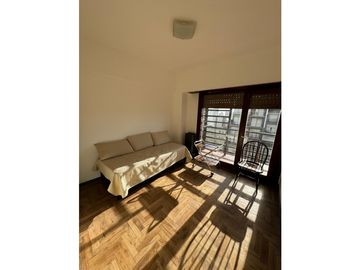 Depto de 3 amb. y dependencia de servicio + Depto 1 amb. USD 135000