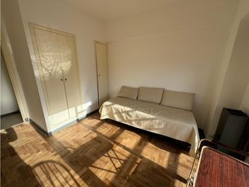Depto de 3 amb. y dependencia de servicio + Depto 1 amb. USD 135000
