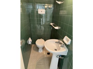 Depto de 3 amb. y dependencia de servicio + Depto 1 amb. USD 135000