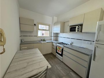 Depto de 3 amb. y dependencia de servicio + Depto 1 amb. USD 135000
