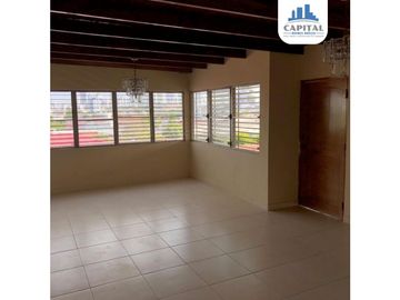 SE VENDE CASA EN BETHANIA POR $278,000