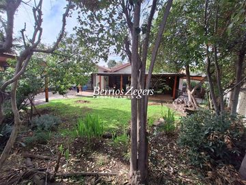 Casa en Venta en Manquehue/ Roncenvalles