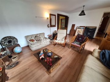 Casa en Venta en Manquehue/ Roncenvalles