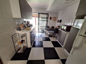Casa en Venta en Manquehue/ Roncenvalles