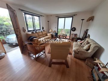 Casa en Venta en Manquehue/ Roncenvalles