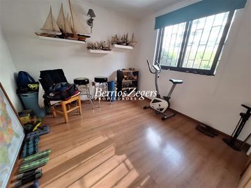 Casa en Venta en Manquehue/ Roncenvalles