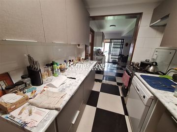 Casa en Venta en Manquehue/ Roncenvalles
