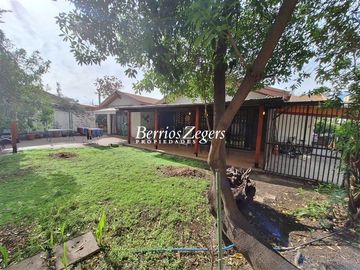 Casa en Venta en Manquehue/ Roncenvalles