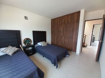Casa en Venta en El Refugio, 3 Recamaras, Roof Garden, 3.5 Baños, Equipada