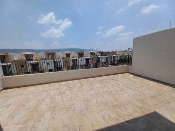 Casa en Venta en El Refugio, 3 Recamaras, Roof Garden, 3.5 Baños, Equipada