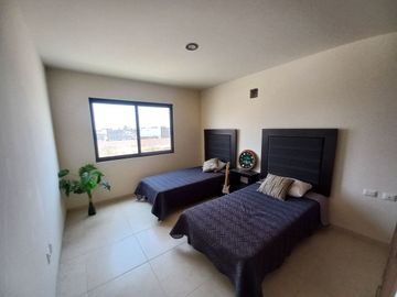 Casa en Venta en El Refugio, 3 Recamaras, Roof Garden, 3.5 Baños, Equipada