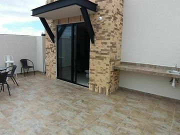 Casa en Venta en El Refugio, 3 Recamaras, Roof Garden, 3.5 Baños, Equipada