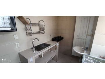 Casa en venta en álamos Cali de 2 pisos con 4 aparta estudios
