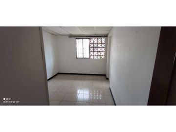 Casa en venta en álamos Cali de 2 pisos con 4 aparta estudios
