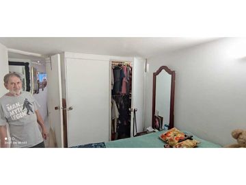 Casa en venta en álamos Cali de 2 pisos con 4 aparta estudios