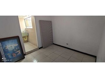 Casa en venta en álamos Cali de 2 pisos con 4 aparta estudios