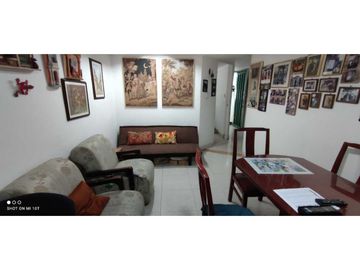 Casa en venta en álamos Cali de 2 pisos con 4 aparta estudios