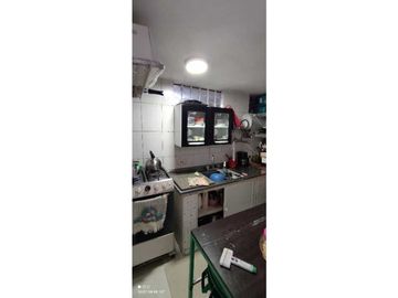 Casa en venta en álamos Cali de 2 pisos con 4 aparta estudios