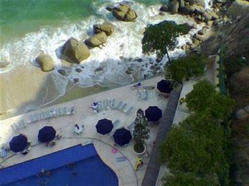 FRACC. CONDESA AMPLIO DEPARTAMENTO CON VISTA Y ACCESO A PLAYA