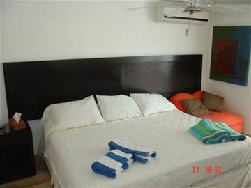 FRACC. CONDESA AMPLIO DEPARTAMENTO CON VISTA Y ACCESO A PLAYA