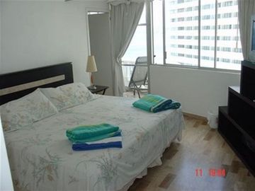 FRACC. CONDESA AMPLIO DEPARTAMENTO CON VISTA Y ACCESO A PLAYA