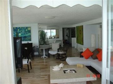 FRACC. CONDESA AMPLIO DEPARTAMENTO CON VISTA Y ACCESO A PLAYA