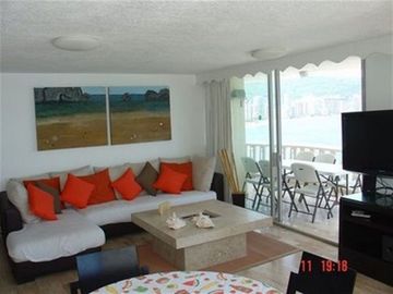 FRACC. CONDESA AMPLIO DEPARTAMENTO CON VISTA Y ACCESO A PLAYA