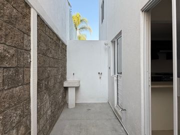 VENTA DE CASAS CON AMPLIOS ESPACIOS A 5 MIN DE PERIPLAZA PUEBLA