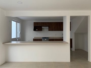 VENTA DE CASA EN FRACC ALCATRACES A 5 MIN COLEGIO SAINT JOSEPH
