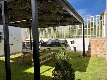 Casa en venta con estílo único en Cumbres del Lago, Juriquilla. Habtación en PB.